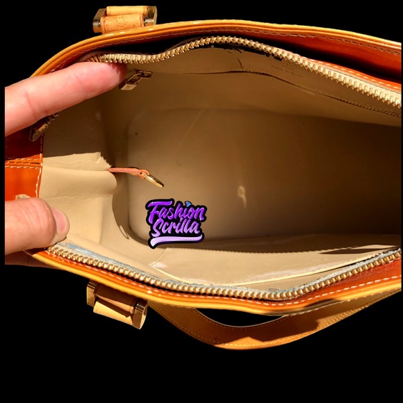 Louis Vuitton Vintage Authentic Gold Yellow Patent Leather Tote bag - Picture 5 of 16